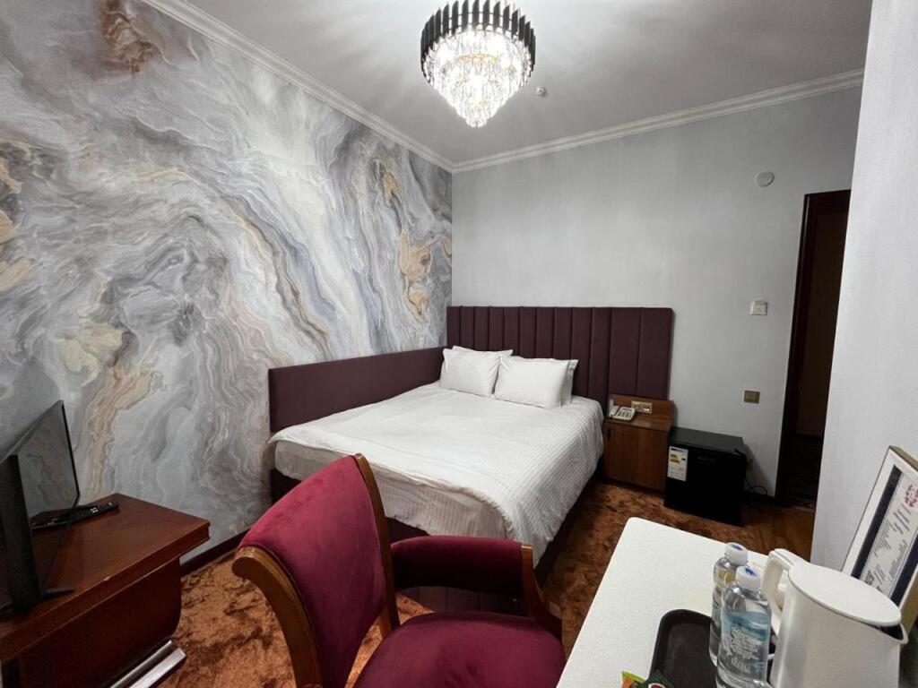 Hotel Luxurious Taras Exterior foto